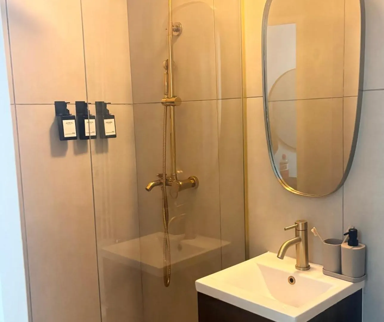 La Suite Saint-Sebastien Paris Apartment