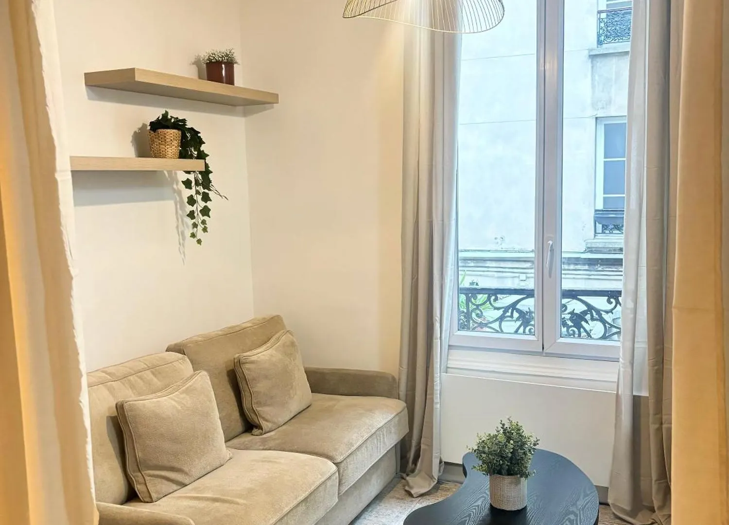La Suite Saint-Sebastien Paris Apartment